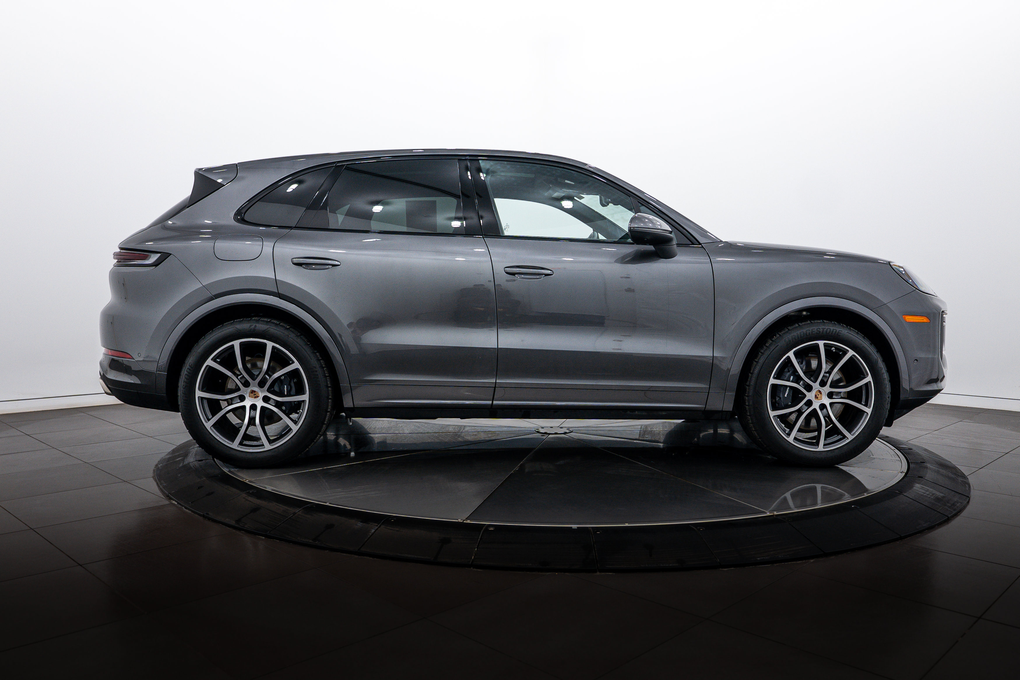 Certified 2026 Porsche Cayenne AWD/4WD image 8