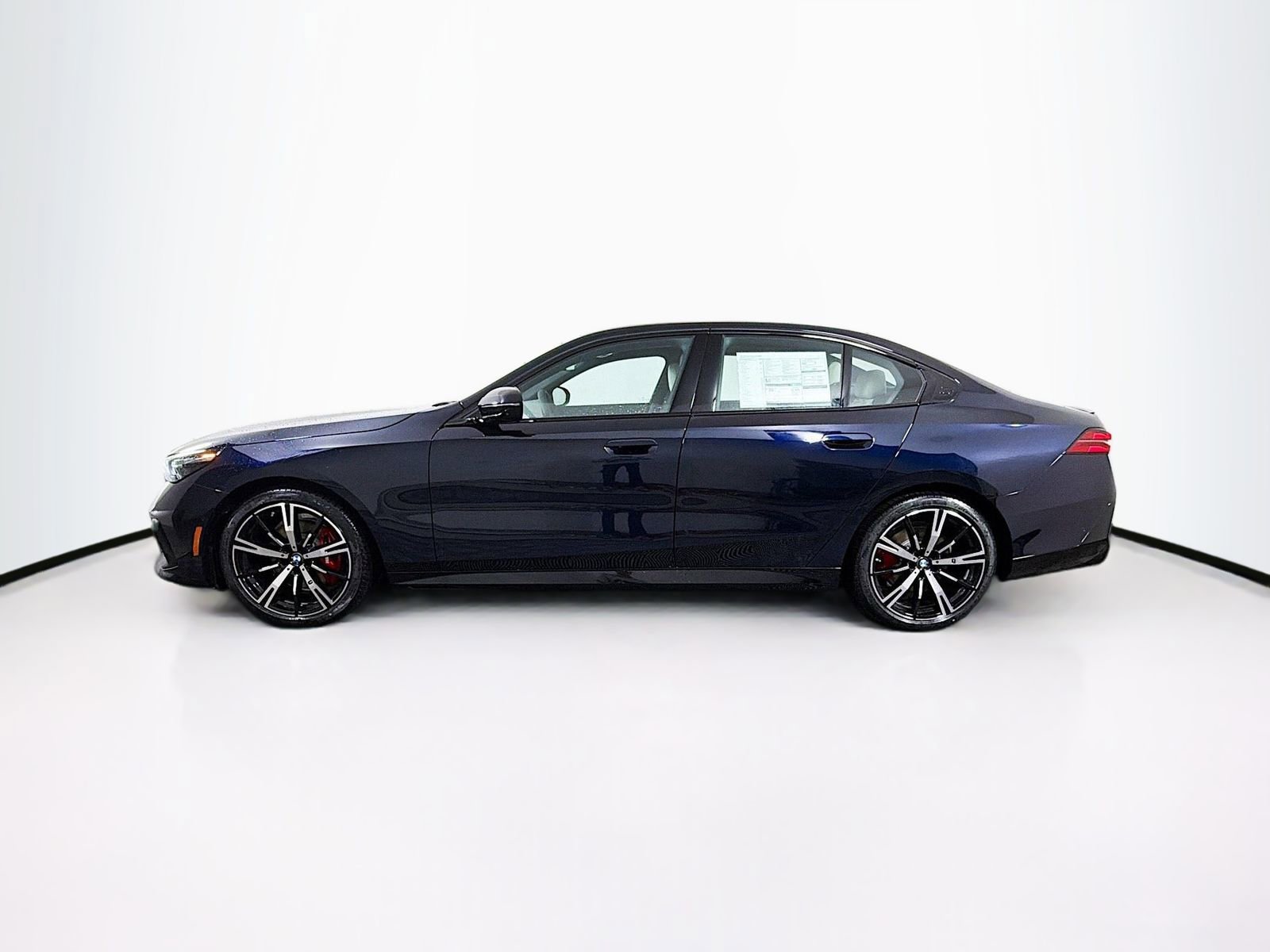 New 2026 BMW 530i xDrive w/ M Sport Package AWD/4WD image 4