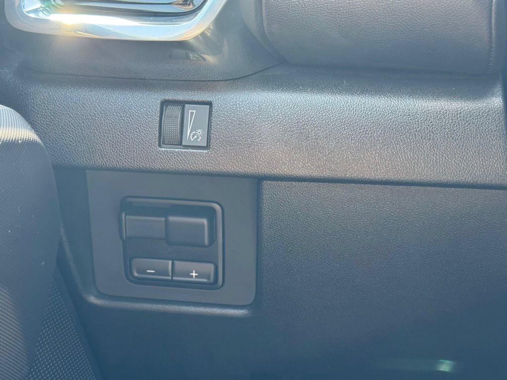 Used 2025 GMC Canyon Elevation AWD/4WD image 17