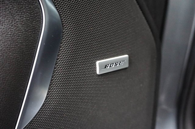 Used 2022 GMC Yukon SLT w/ SLT Premium Package image 13