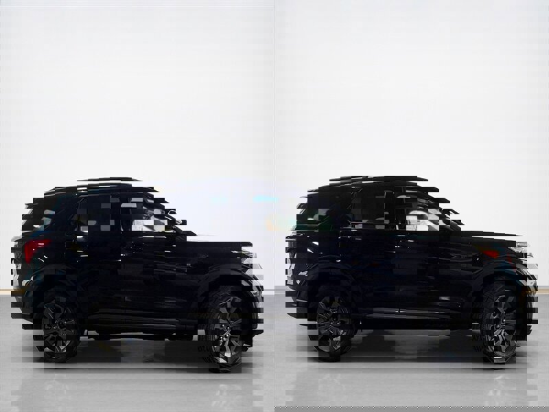 Used 2024 Ford Explorer XLT w/ Equipment Group 202A image 2