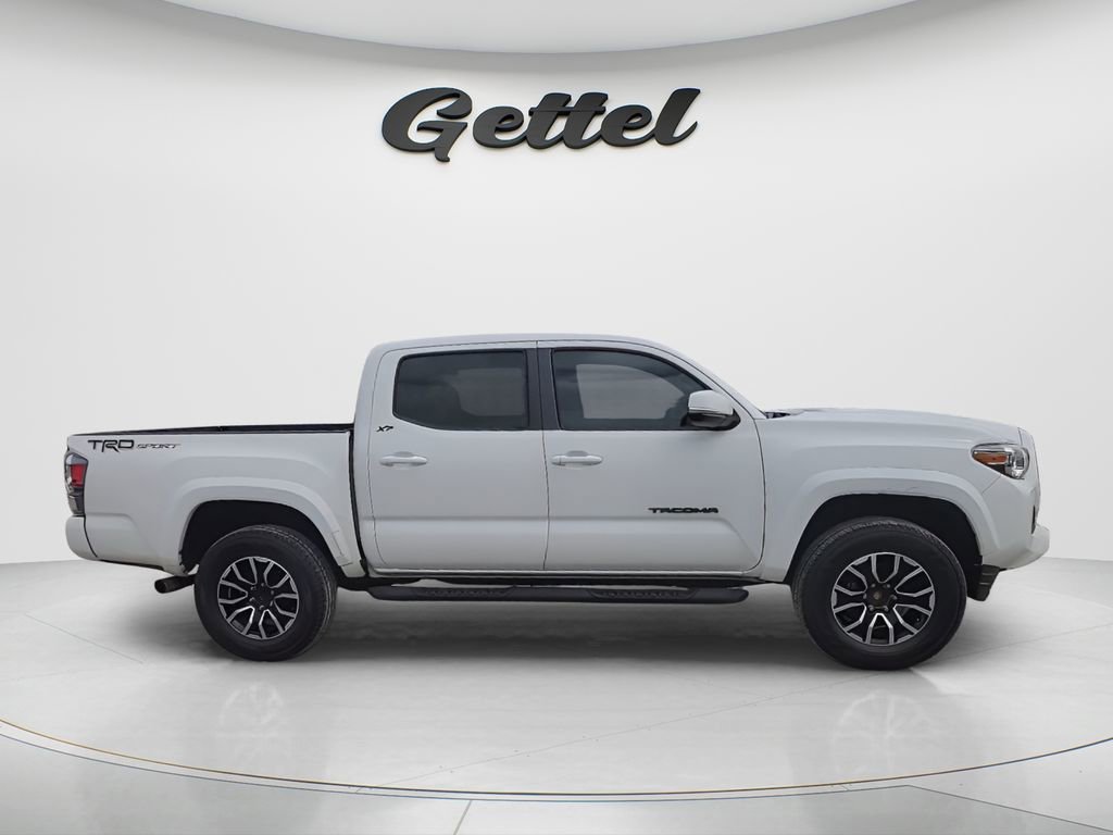 Used 2022 Toyota Tacoma TRD Sport w/ Technology Package image 6