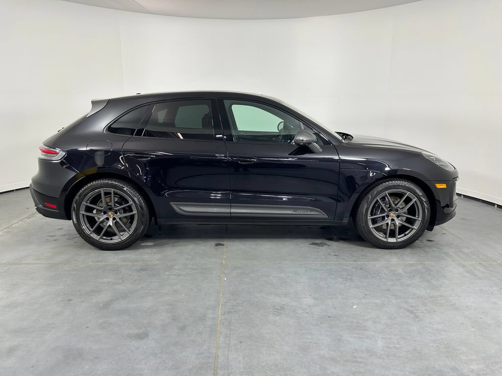 Certified 2025 Porsche Macan AWD/4WD image 8