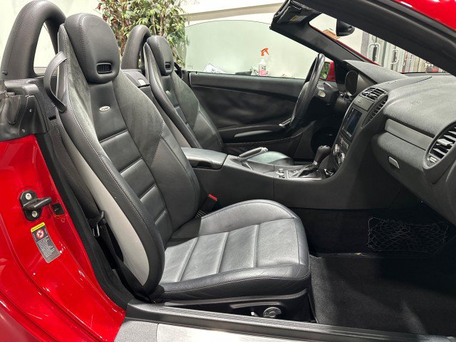 Used 2005 Mercedes-Benz SLK 55 AMG image 54