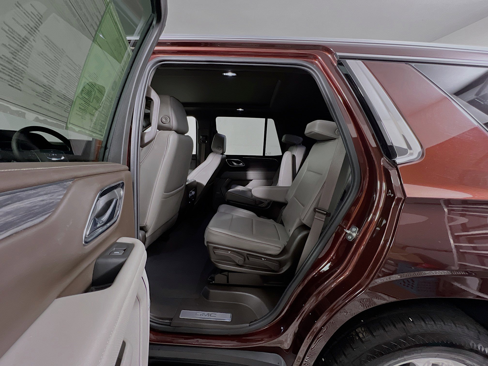 Used 2023 GMC Yukon SLT w/ Max Trailering Package image 29