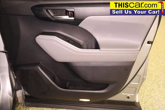 Used 2021 Toyota Highlander XLE image 31