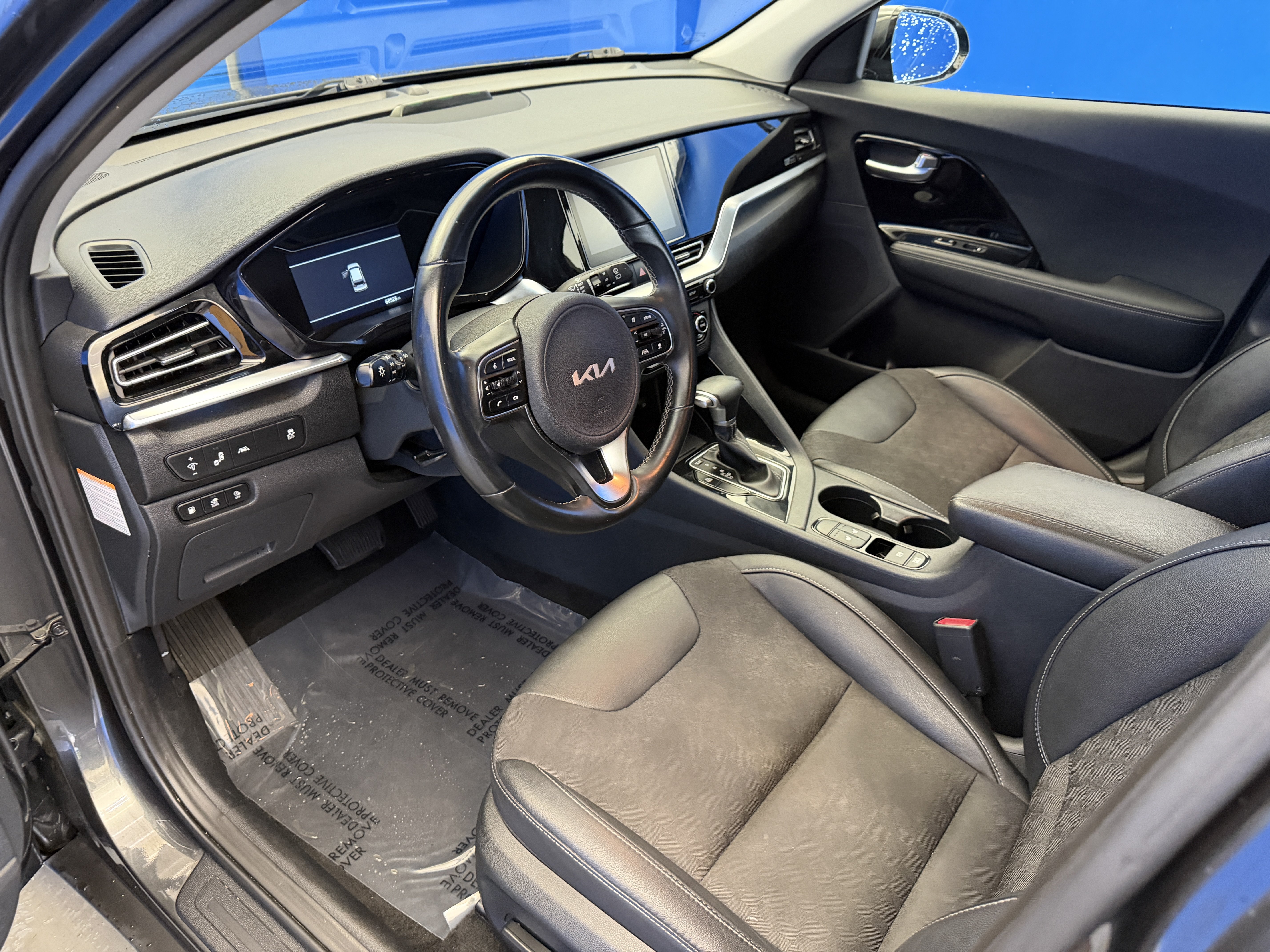 Used 2022 Kia Niro EX FWD image 12