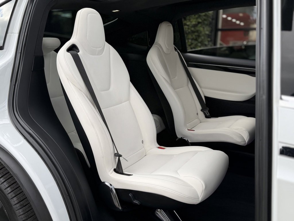 Used 2020 Tesla Model X Long Range image 38