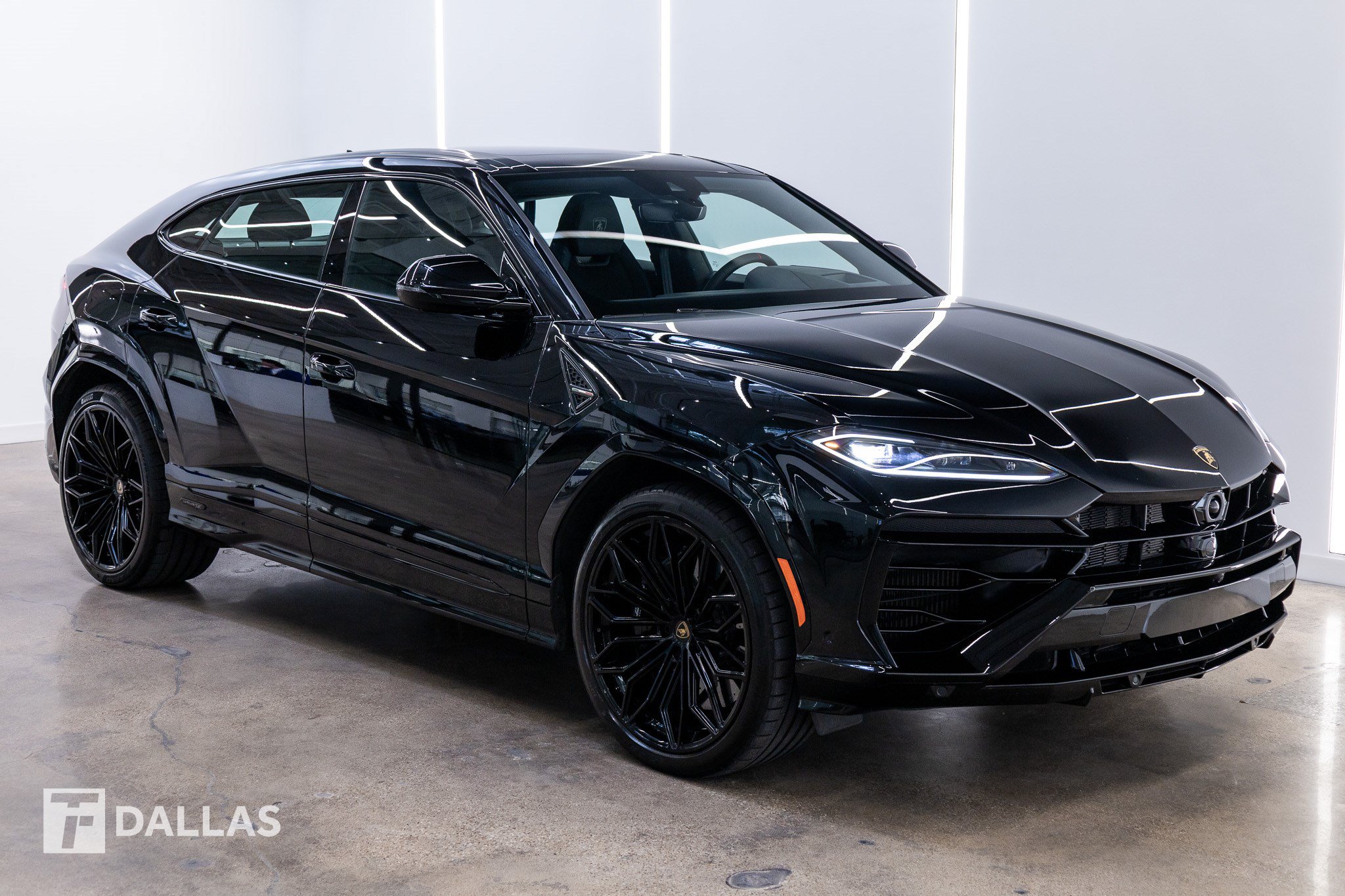 Used 2026 Lamborghini Urus SE AWD/4WD image 17
