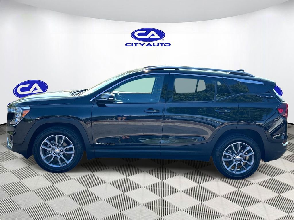 Used 2023 GMC Terrain SLT w/ Infotainment Package II AWD/4WD image 7
