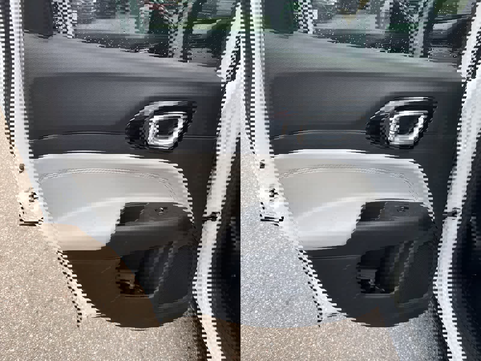 Used 2023 Jeep Compass Limited image 18