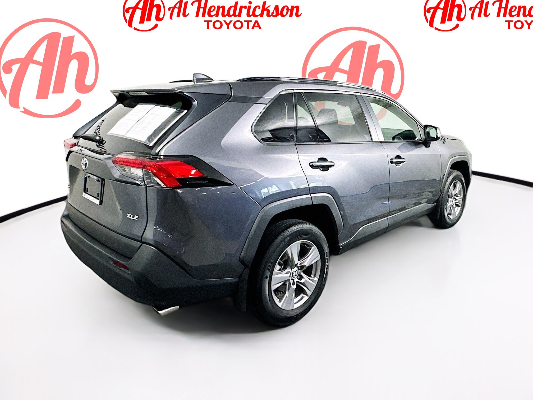 Used 2024 Toyota RAV4 XLE w/ Convenience Package FWD image 3