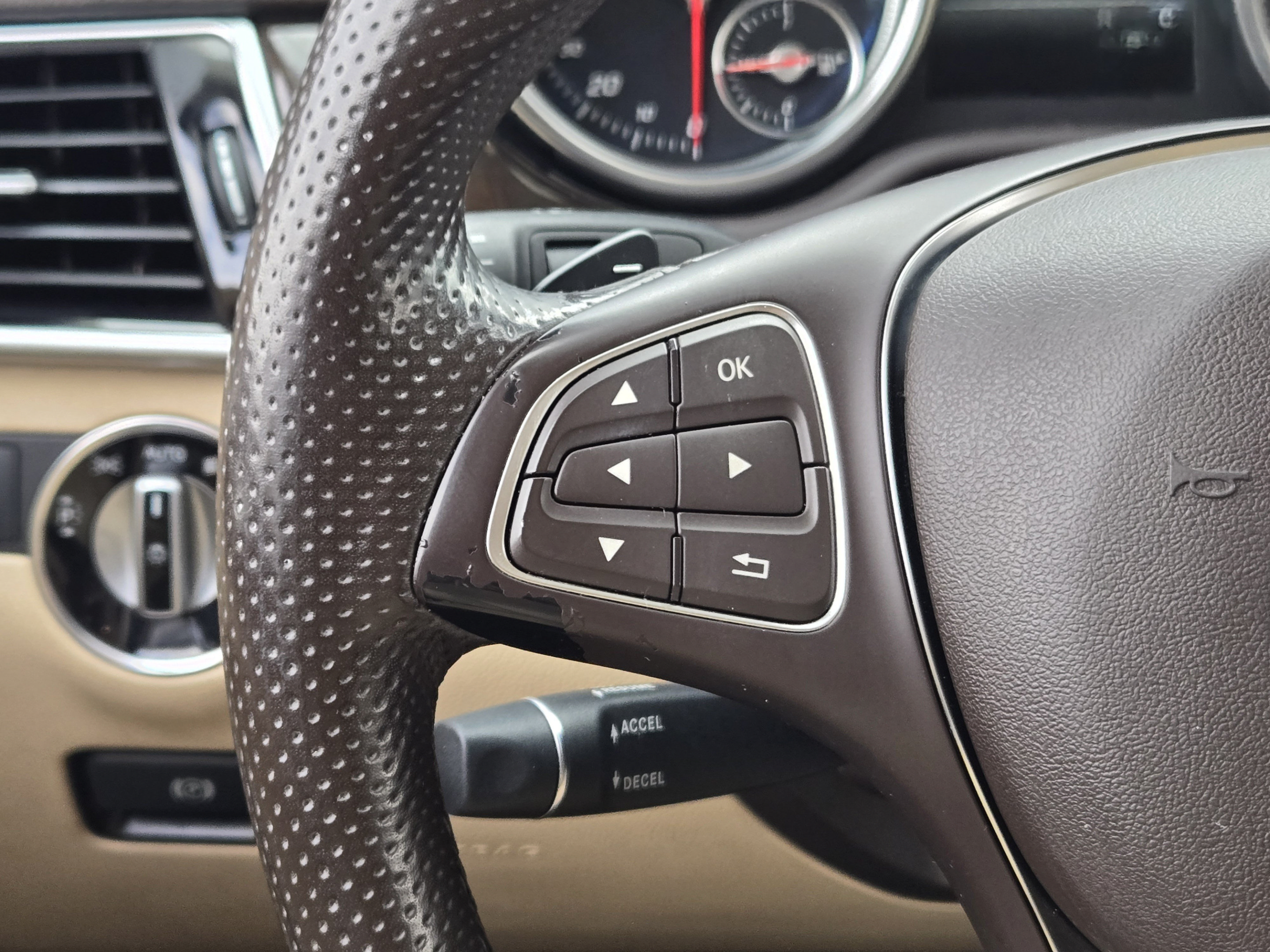 Used 2018 Mercedes-Benz GLE 350 4MATIC image 24