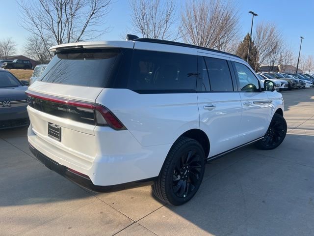 New 2026 Lincoln Navigator Reserve w/ Jet Appearance Package image 6