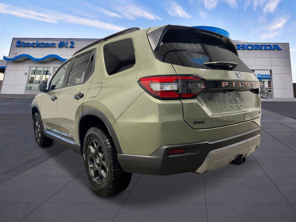 New 2026 Honda Pilot TrailSport image 3