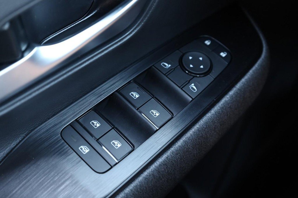 New 2026 Nissan Kicks SV image 18