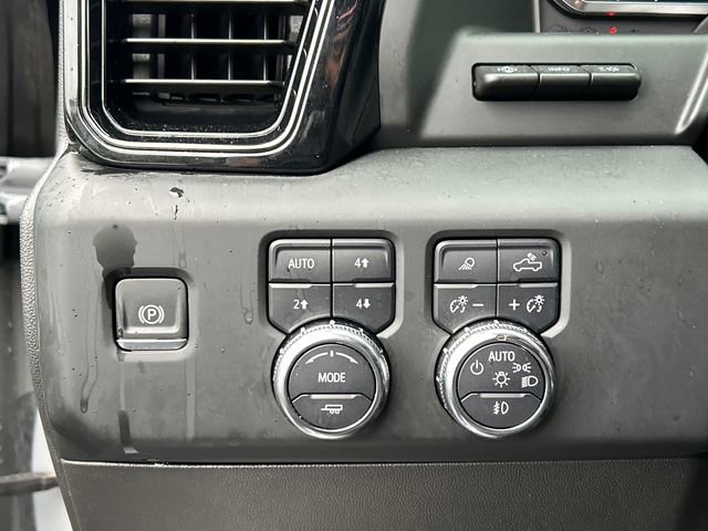 Used 2024 GMC Sierra 1500 AT4 w/ Technology Package image 21