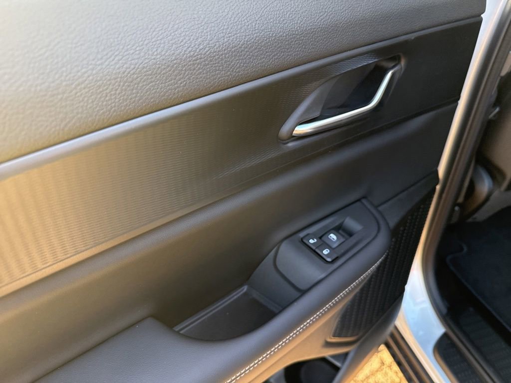 New 2025 Jeep Grand Cherokee L Laredo image 43