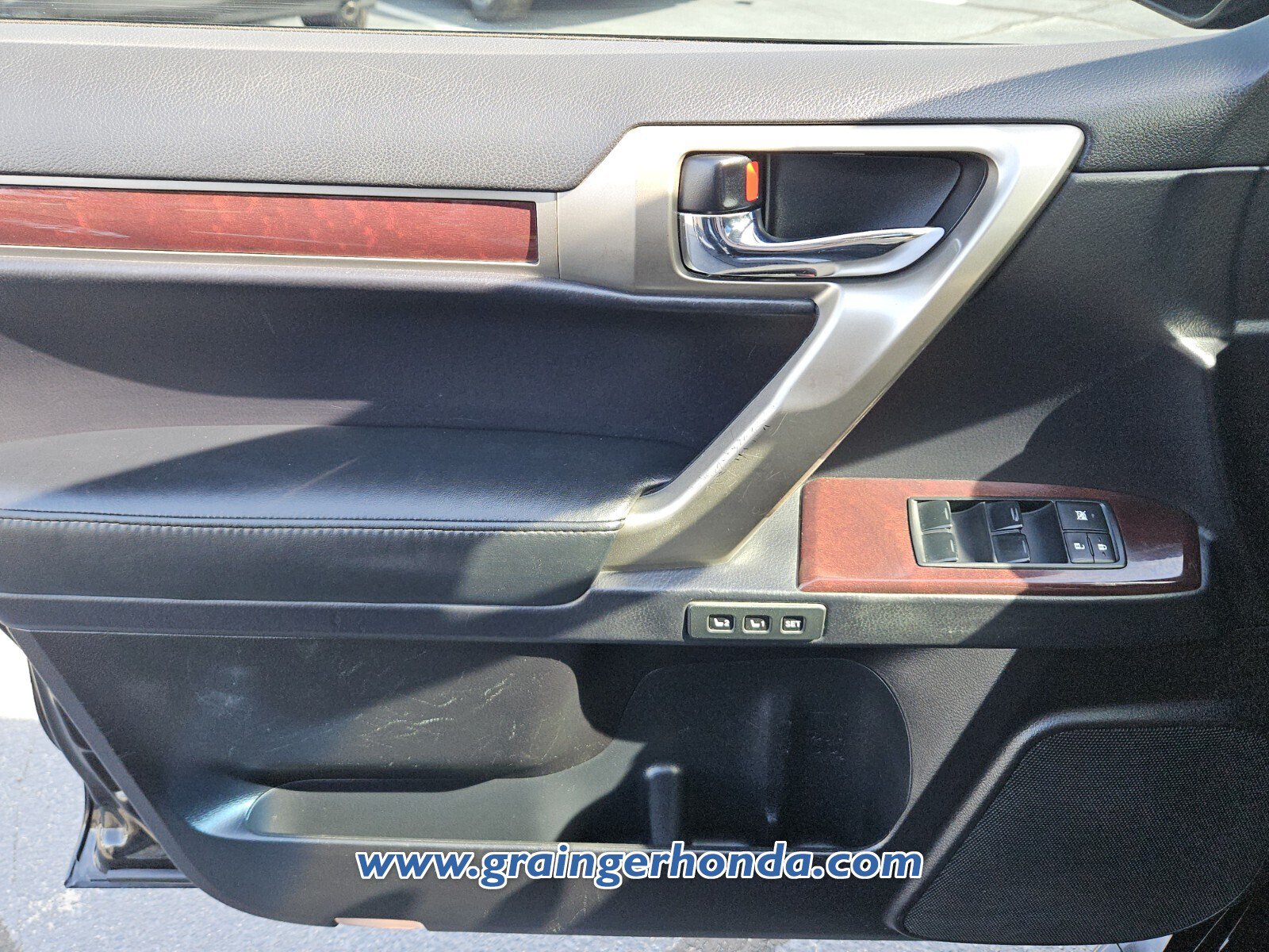 Used 2015 Lexus GX 460 w/ Premium Package AWD/4WD image 23