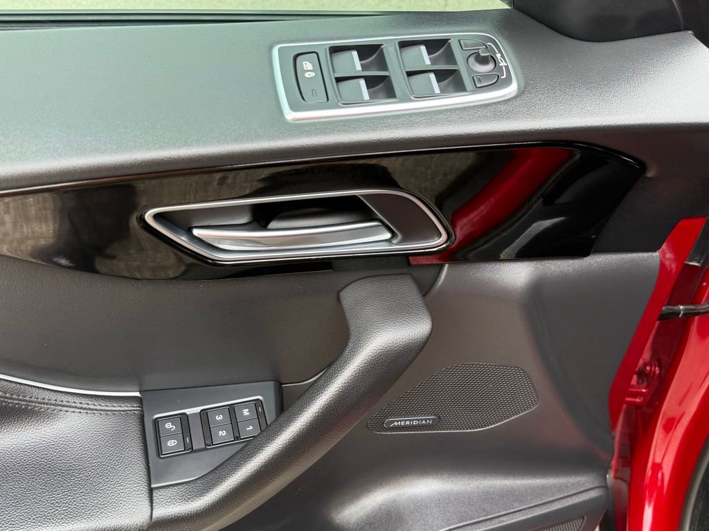 Used 2018 Jaguar F-PACE Premium AWD/4WD image 14