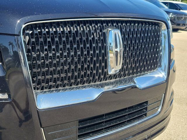 Certified 2024 Lincoln Navigator L Reserve AWD/4WD image 7