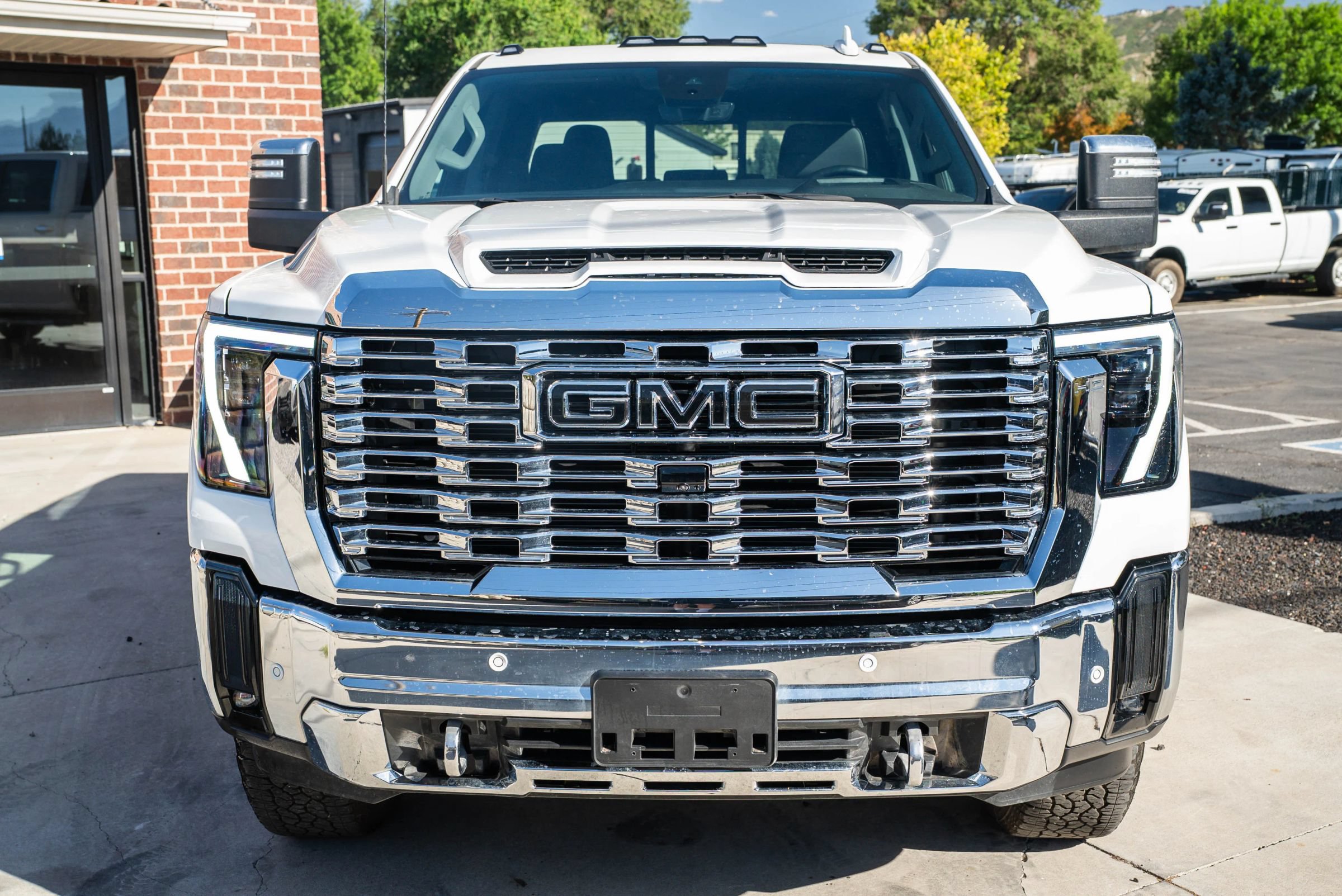 Used 2025 GMC Sierra 3500 Denali w/ Denali Reserve Package AWD/4WD image 2