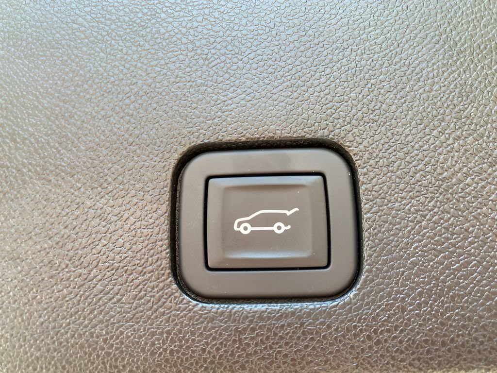 Used 2025 Cadillac XT6 Sport w/ Platinum Package AWD/4WD image 15