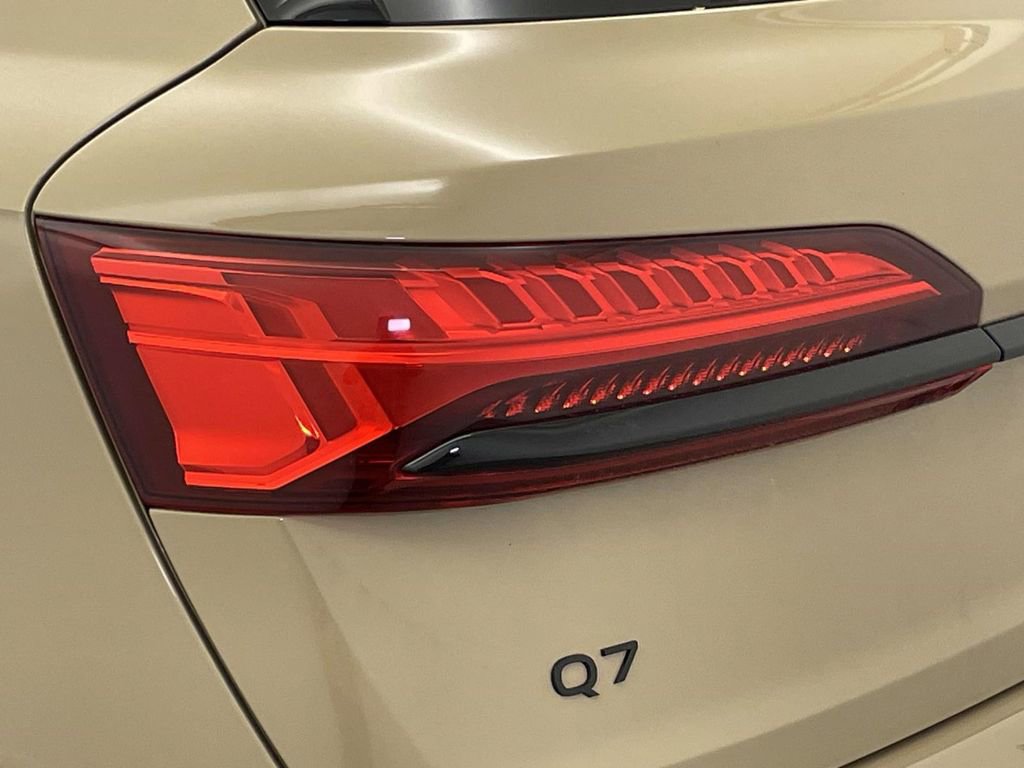 Used 2025 Audi Q7 3.0T Premium Plus image 16