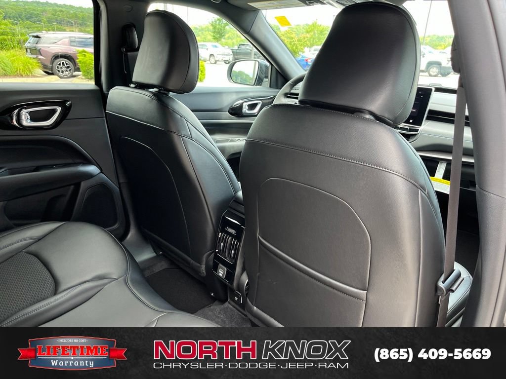 New 2026 Jeep Compass Latitude AWD/4WD image 23