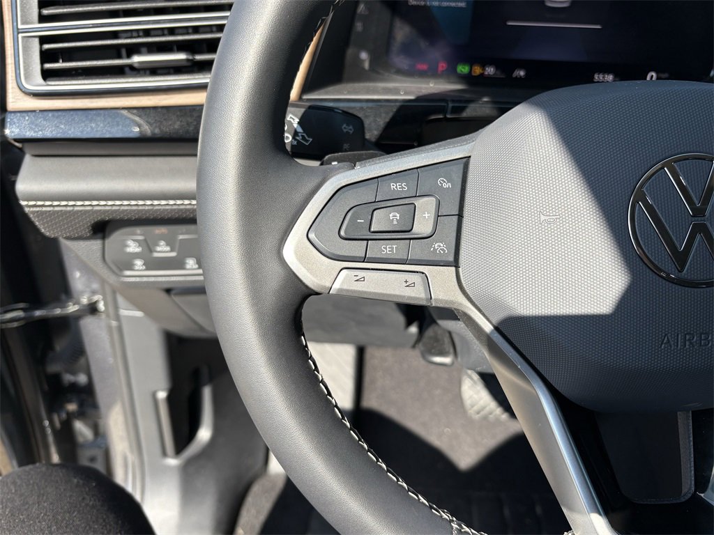 Used 2024 Volkswagen Atlas SE image 17