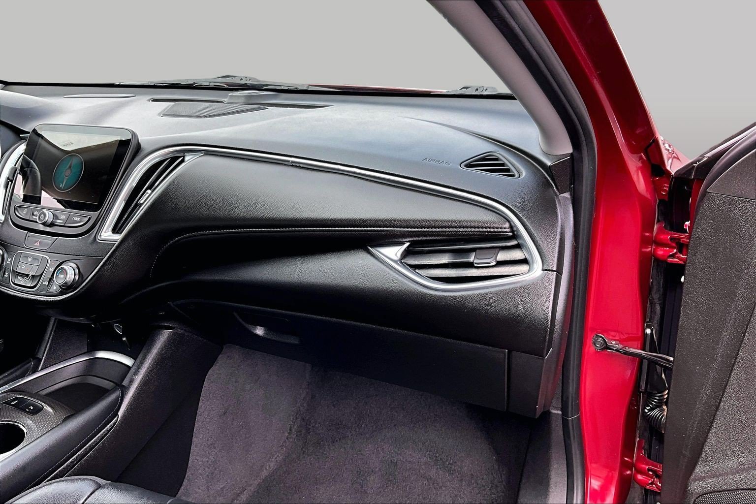 Used 2018 Chevrolet Malibu LT w/ Leather Package FWD image 15