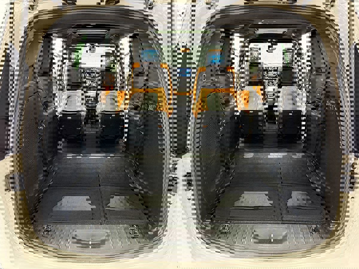 Used 2021 Chrysler Pacifica Pinnacle image 39