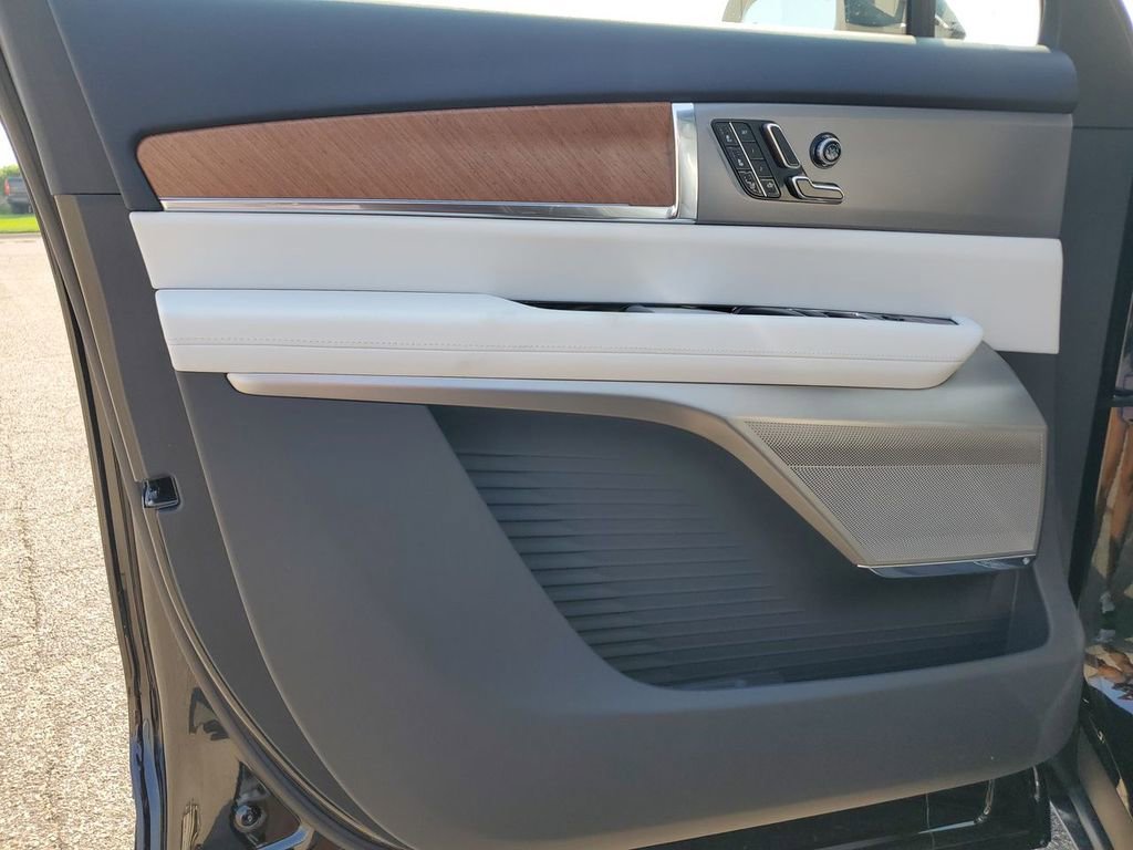 New 2026 Cadillac Vistiq Luxury image 22