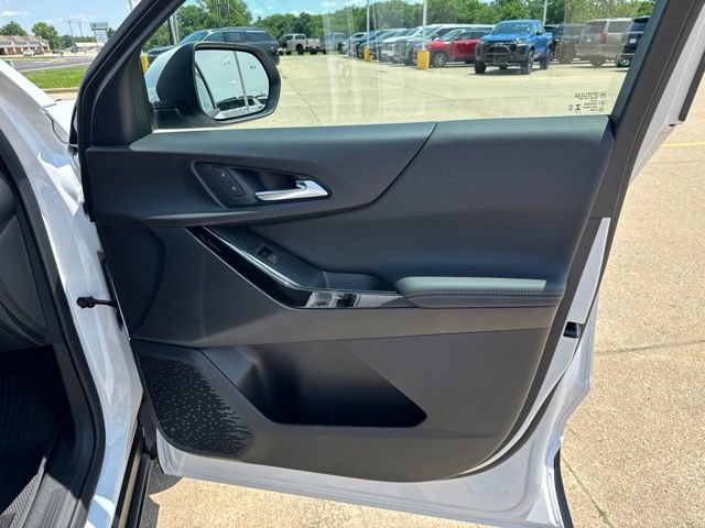 New 2027 Chevrolet Equinox LT w/ LPO, Floor Liner Package AWD/4WD image 25