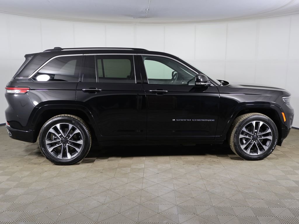 Used 2022 Jeep Grand Cherokee Overland AWD/4WD image 18