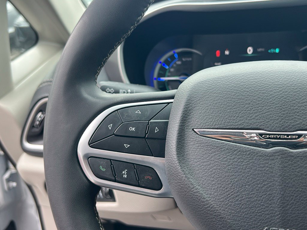 Used 2024 Chrysler Pacifica Limited FWD image 23
