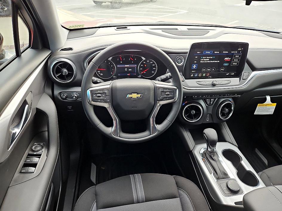 New 2025 Chevrolet Blazer LT image 12