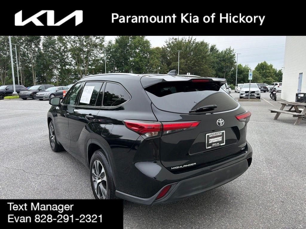 Used 2020 Toyota Highlander XLE FWD image 7