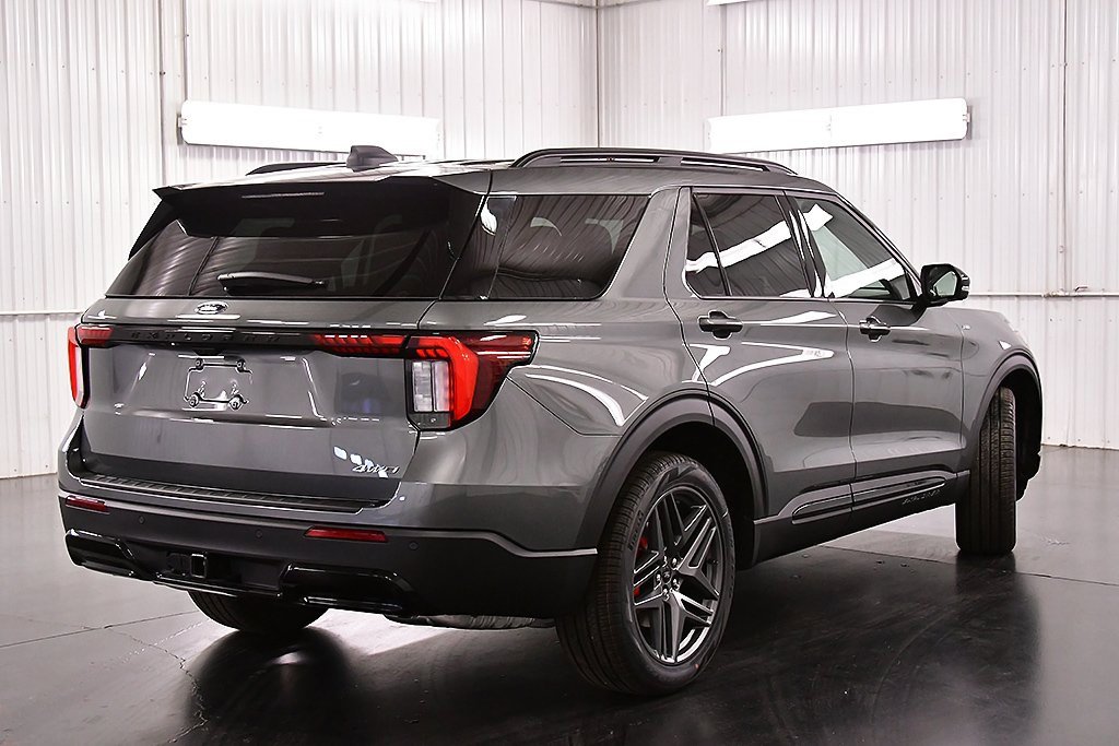 New 2026 Ford Explorer ST-Line image 7
