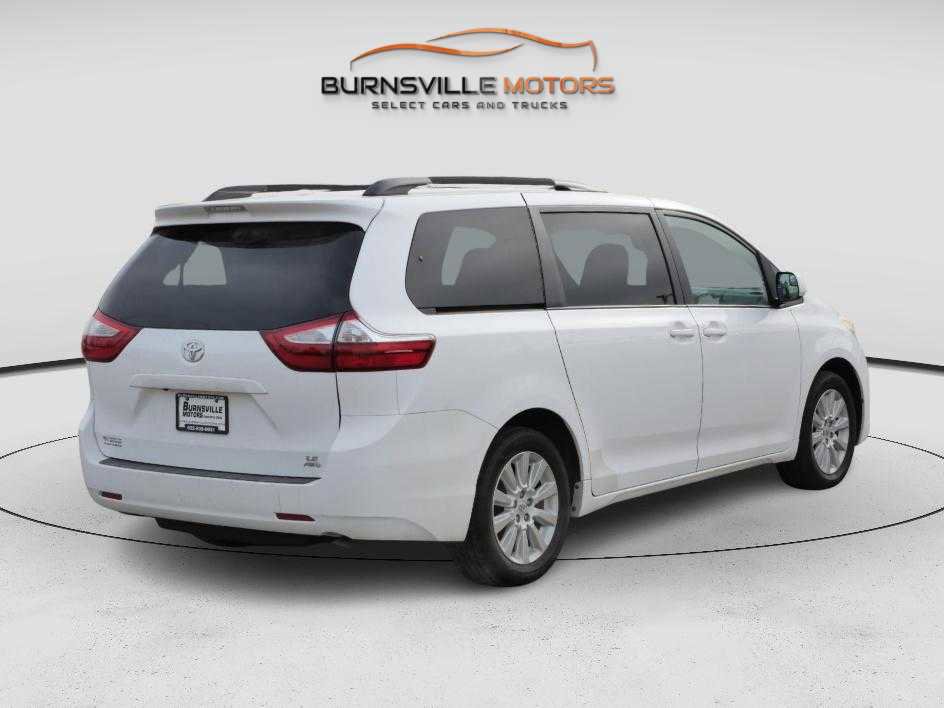 Used 2015 Toyota Sienna LE AWD/4WD image 7