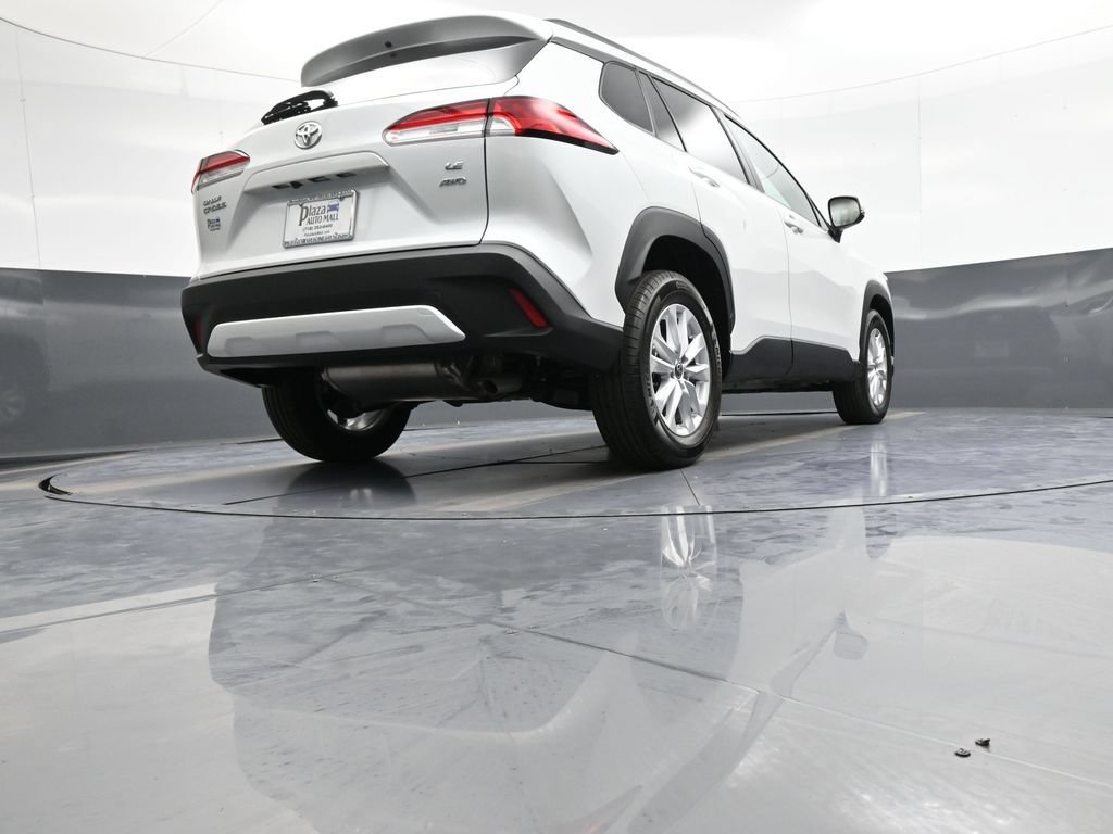 Certified 2024 Toyota Corolla Cross LE AWD/4WD image 29