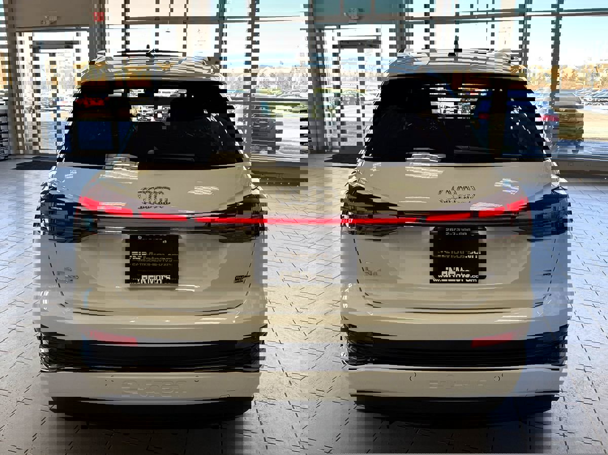 Used 2024 Audi Q4 e-tron Premium Plus w/ Premium Plus image 57