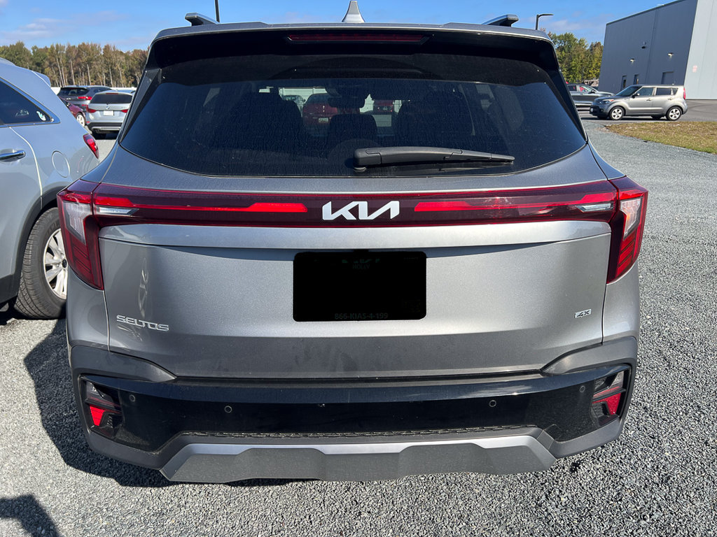 Used 2025 Kia Seltos EX w/ EX Sunroof Package AWD/4WD image 4