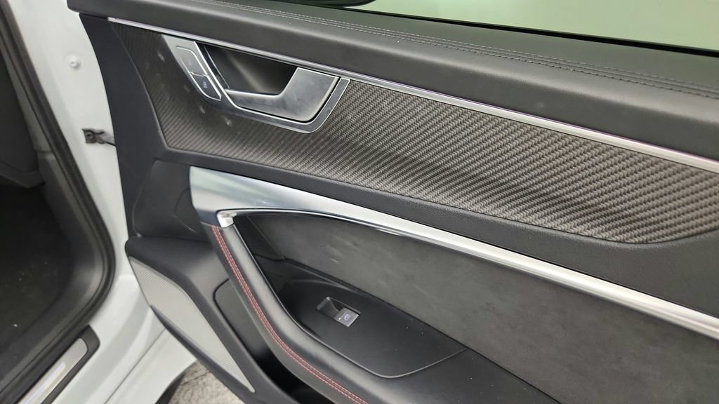 Used 2022 Audi RS 6 AWD/4WD image 26