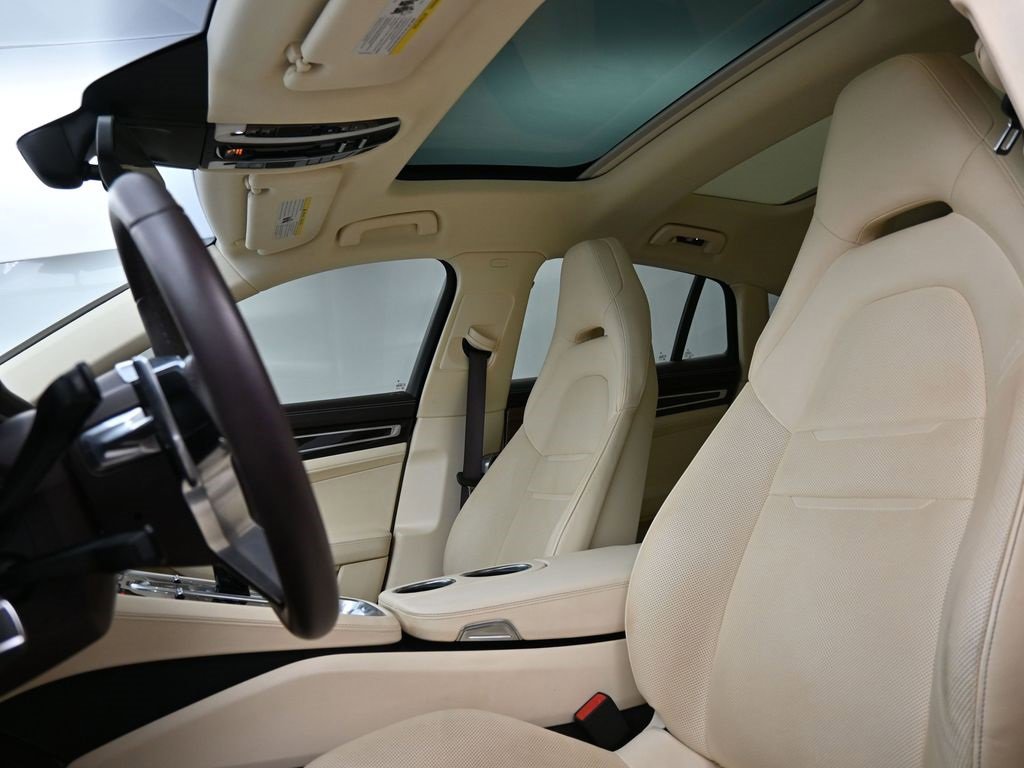 Used 2018 Porsche Panamera 4S image 5