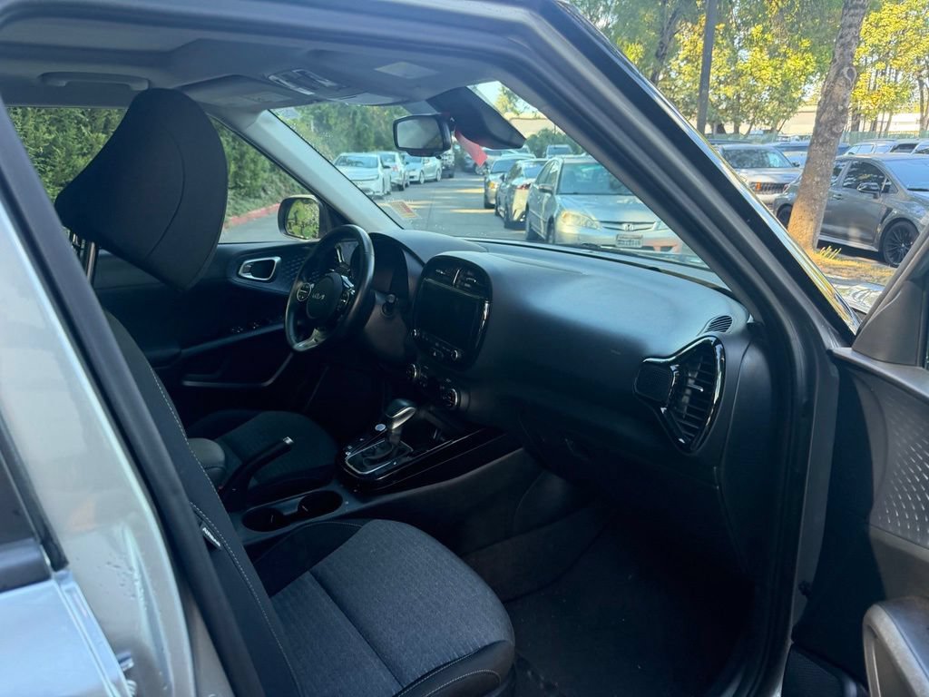 Certified 2023 Kia Soul EX FWD image 13