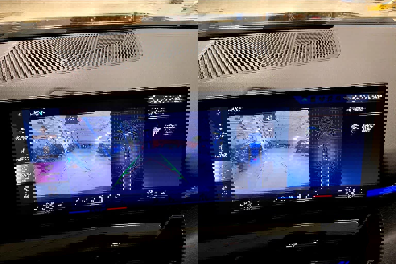 Certified 2025 BMW 530i image 27