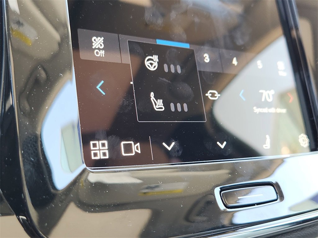 New 2025 Volvo XC40 B5 Ultra w/ Climate Package image 15