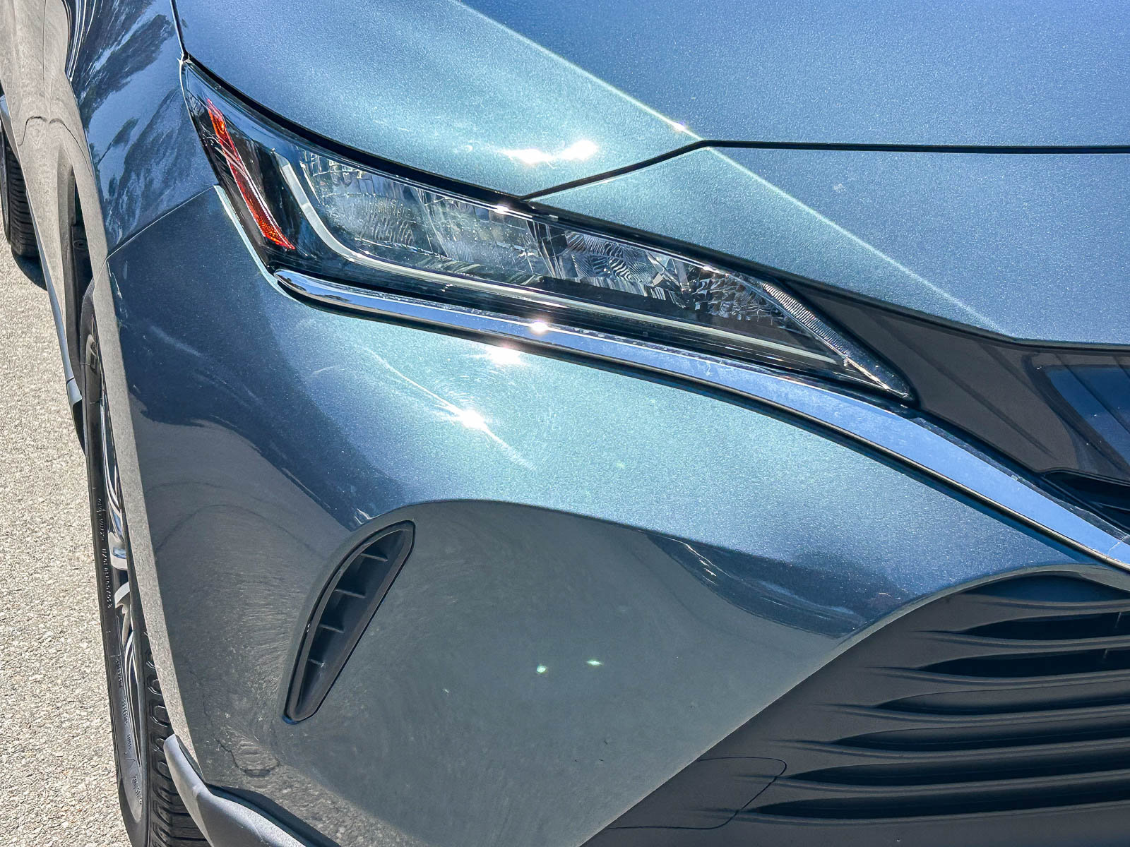Used 2021 Toyota Venza LE w/ Carpet Mat Package (TMS) AWD/4WD image 4