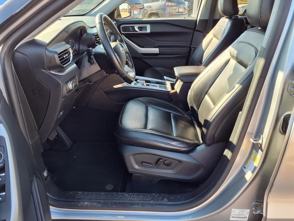 Used 2021 Ford Explorer XLT w/ Equipment Group 202A image 15